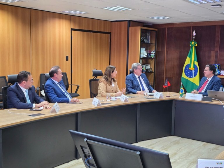 governador com ministros.jpeg governador com ministros.jpeg