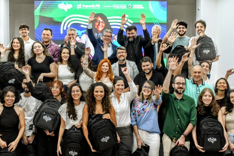 João Azevêdo participa de cerimônia de pré-embarque de estudantes e servidores pelo programa Paraíba sem Fronteiras e destaca investimentos em pesquisa e inovação