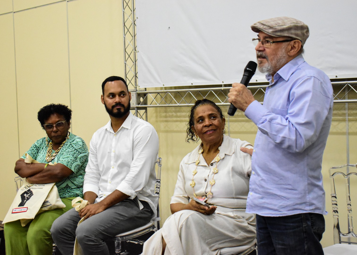 19_09_2025 palestra anti racista fotos Rizemberg (91).jpg